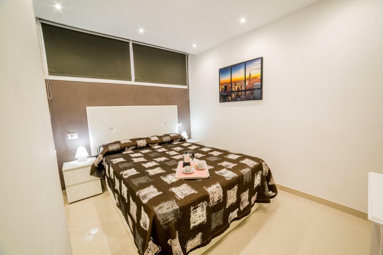 Un Dormitorio En Playa De Las Americas أذيخي المظهر الخارجي الصورة